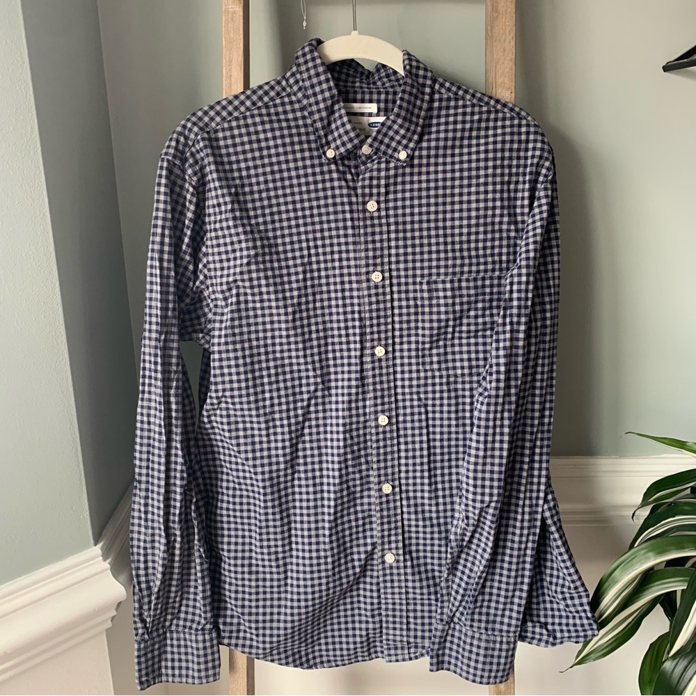 Old Navy Men's "The Classic Shirt: in Blue Plaid Size Medium - 1676